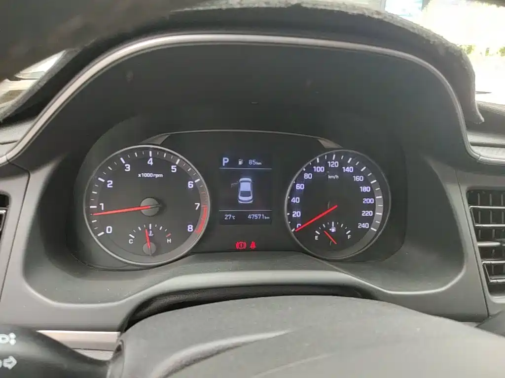 Hyundai Elantra — миниатюра 12