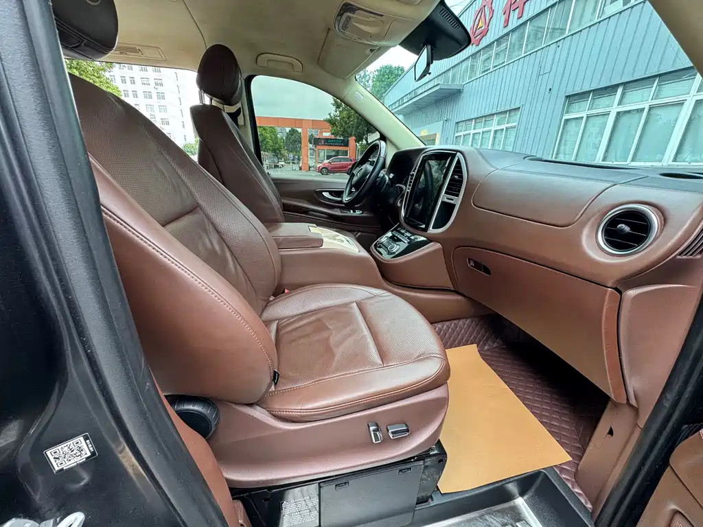 Mercedes-Benz V-Class (Import) — миниатюра 7