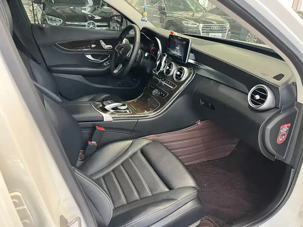 Mercedes-Benz C-Class — миниатюра 7
