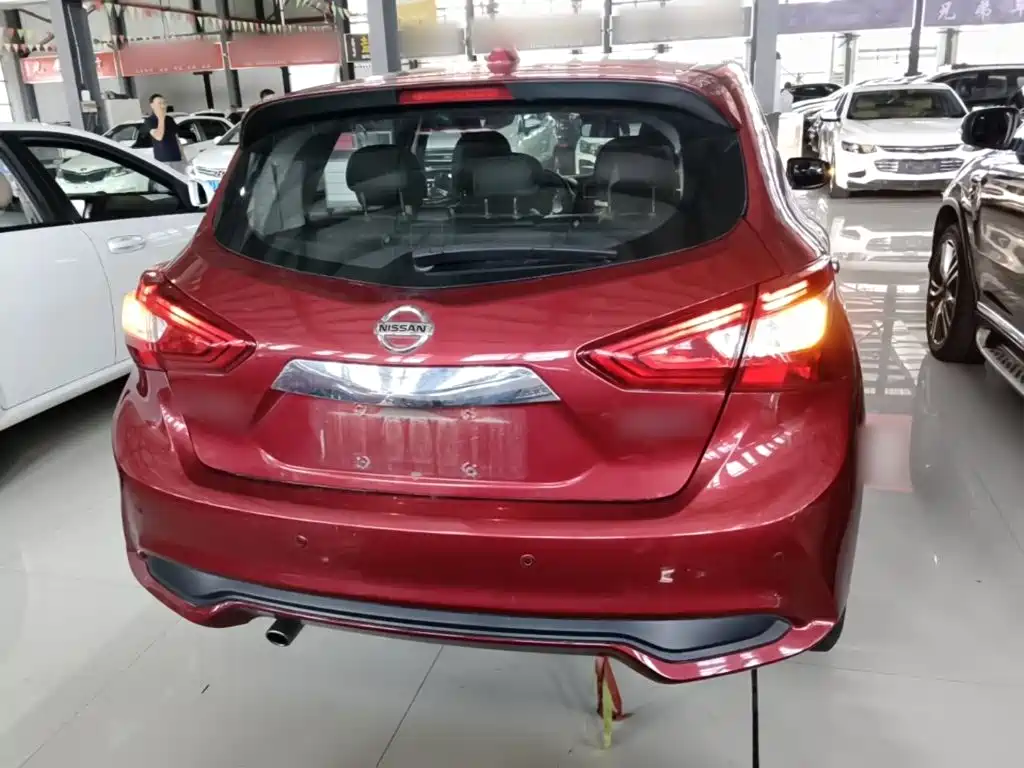 Nissan Tiida — миниатюра 6