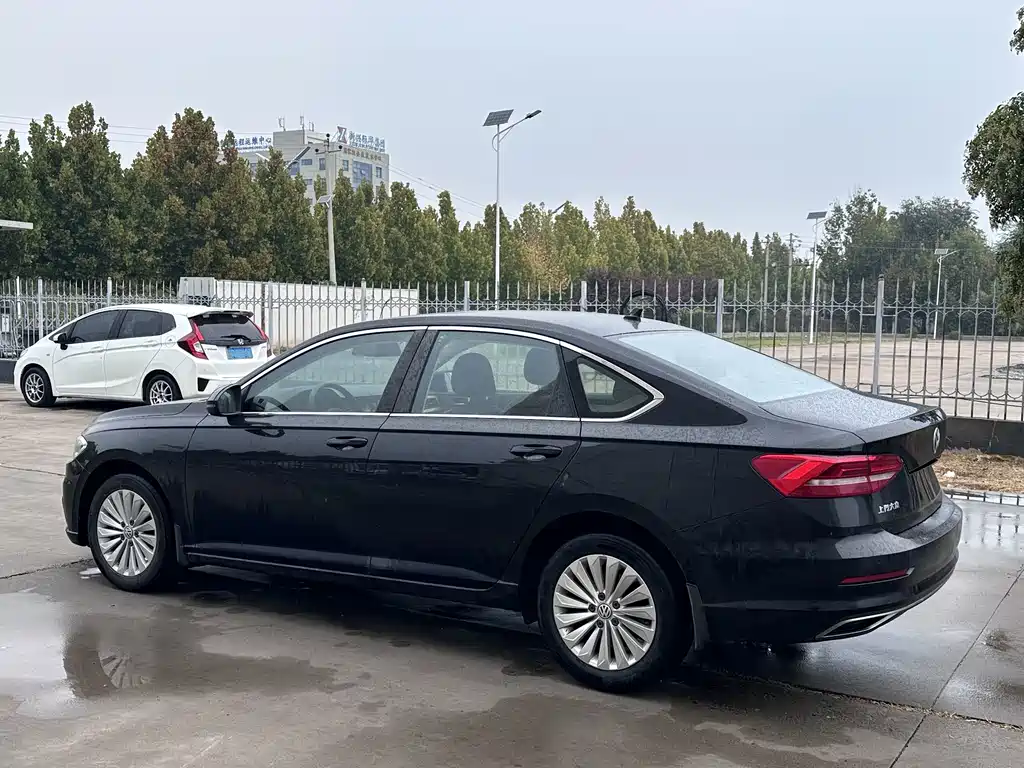 Volkswagen Lavida — миниатюра 4