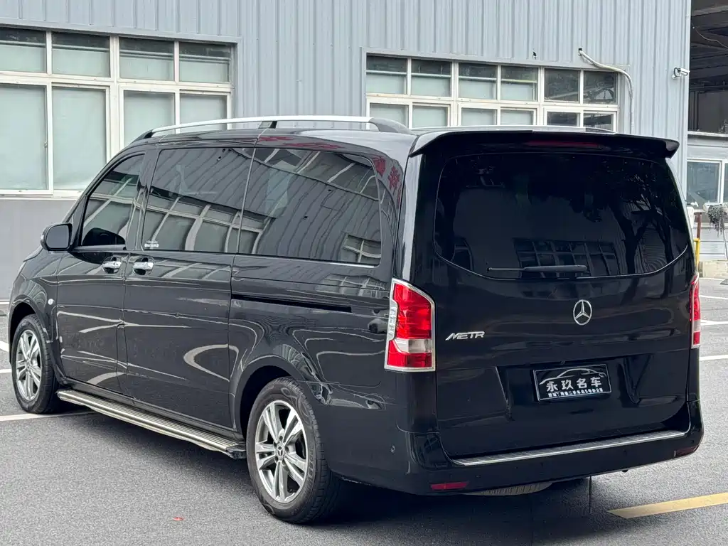 Mercedes-Benz V-Class (Import) — миниатюра 12