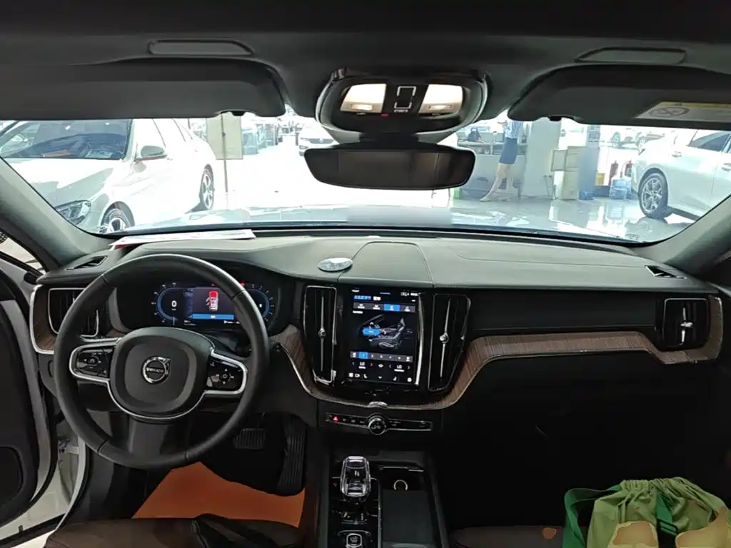 Volvo XC60 — миниатюра 10