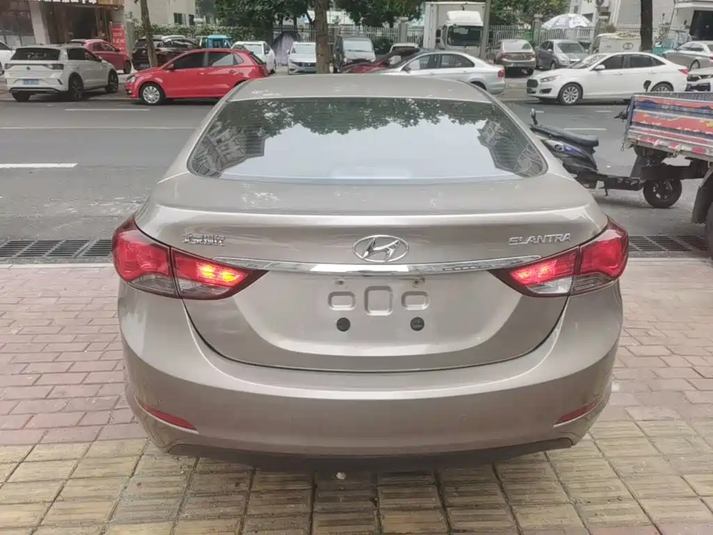 Hyundai Elantra Langdong — миниатюра 6