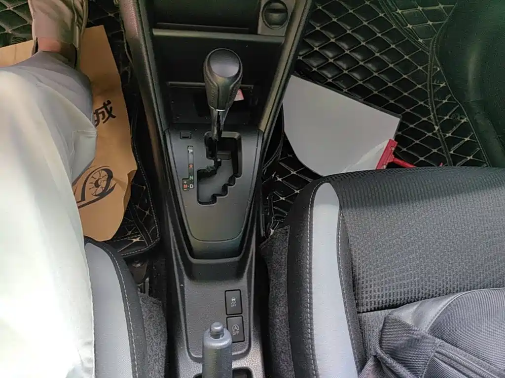 Toyota Yaris L — миниатюра 14