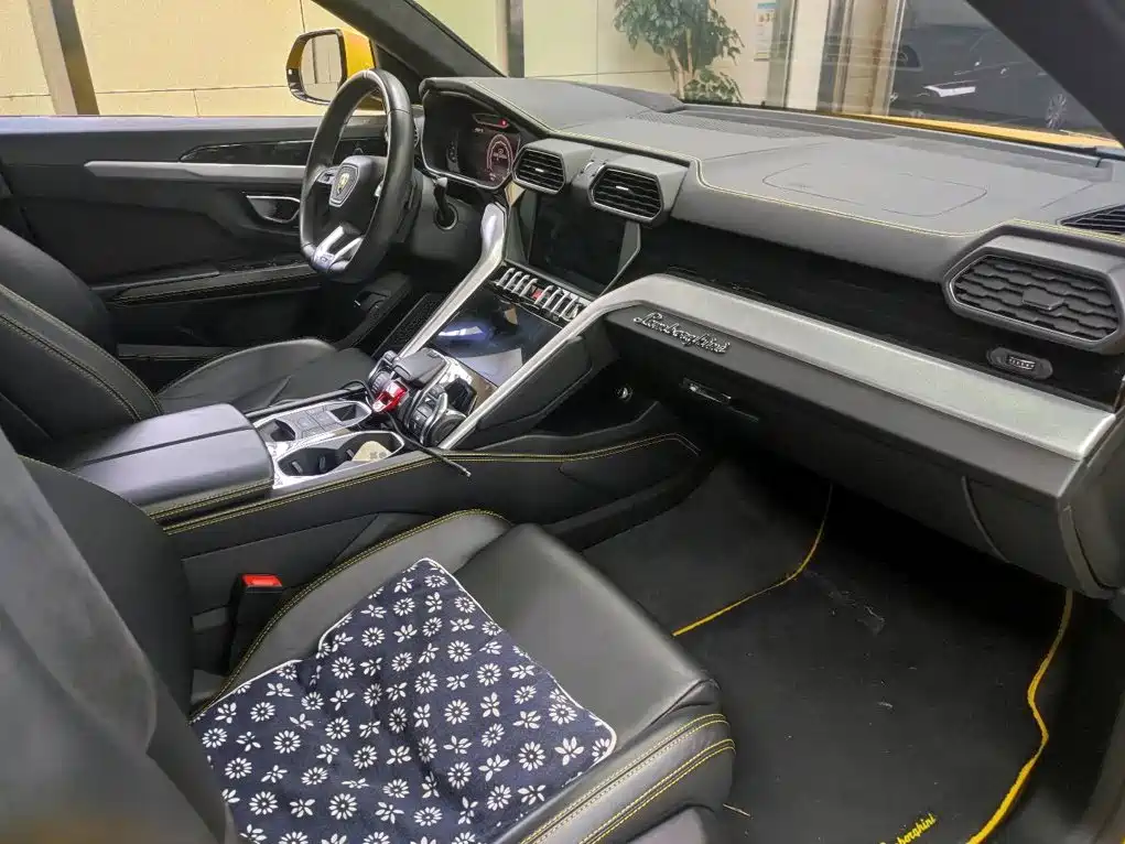 Lamborghini Urus — миниатюра 7