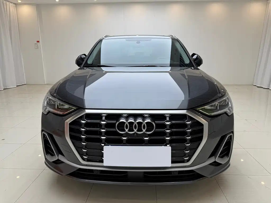 Audi Q3 2023 35 TFSI Fashion (1.4T)