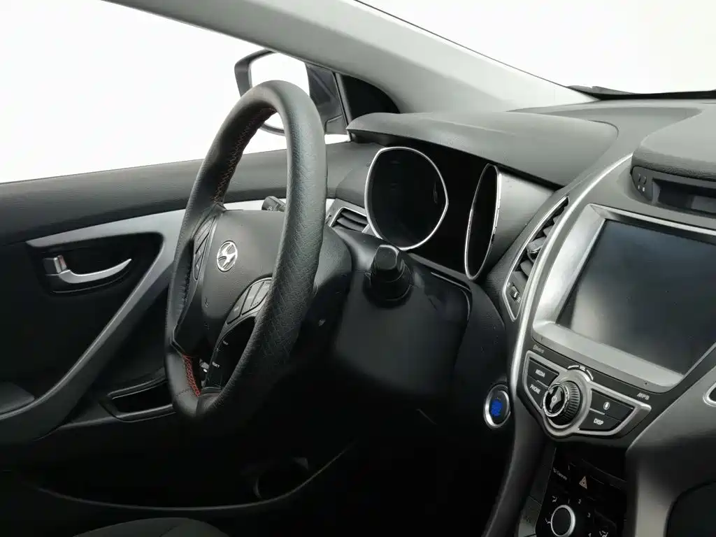 Hyundai Elantra Langdong — миниатюра 22
