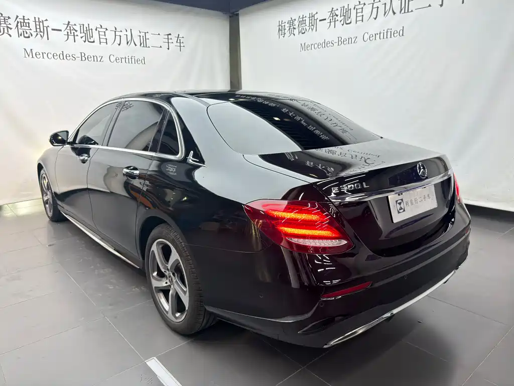 Mercedes-Benz E-Class — миниатюра 7