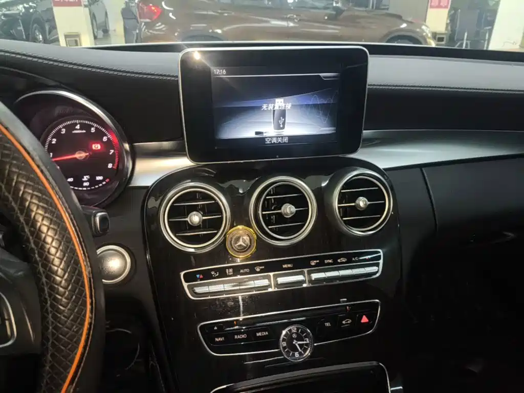 Mercedes-Benz C-Class — миниатюра 13