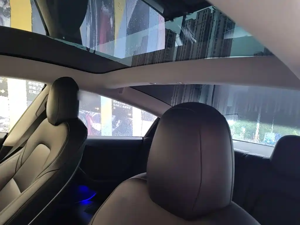 Tesla Model 3 — миниатюра 18