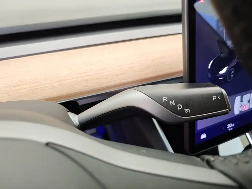 Tesla Model 3 — миниатюра 14