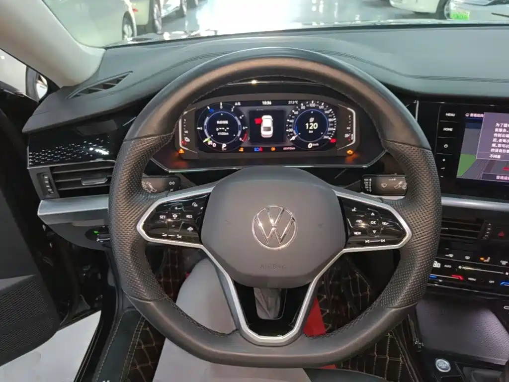 Volkswagen Passat PHEV — миниатюра 11