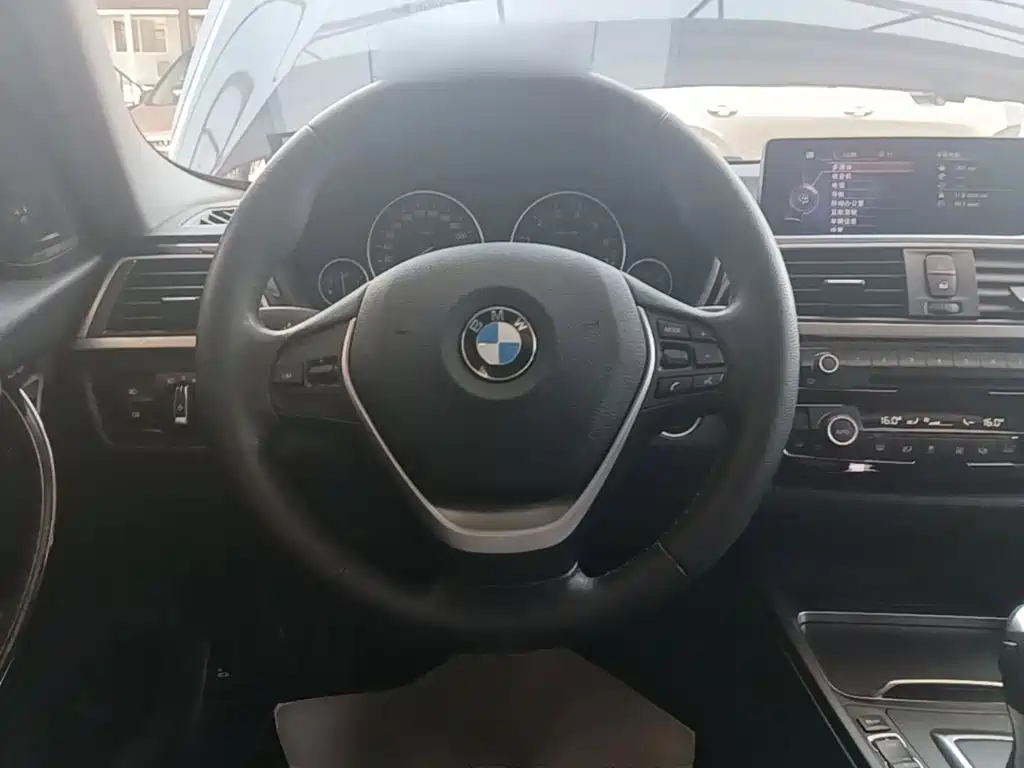 BMW 3 Series — миниатюра 11