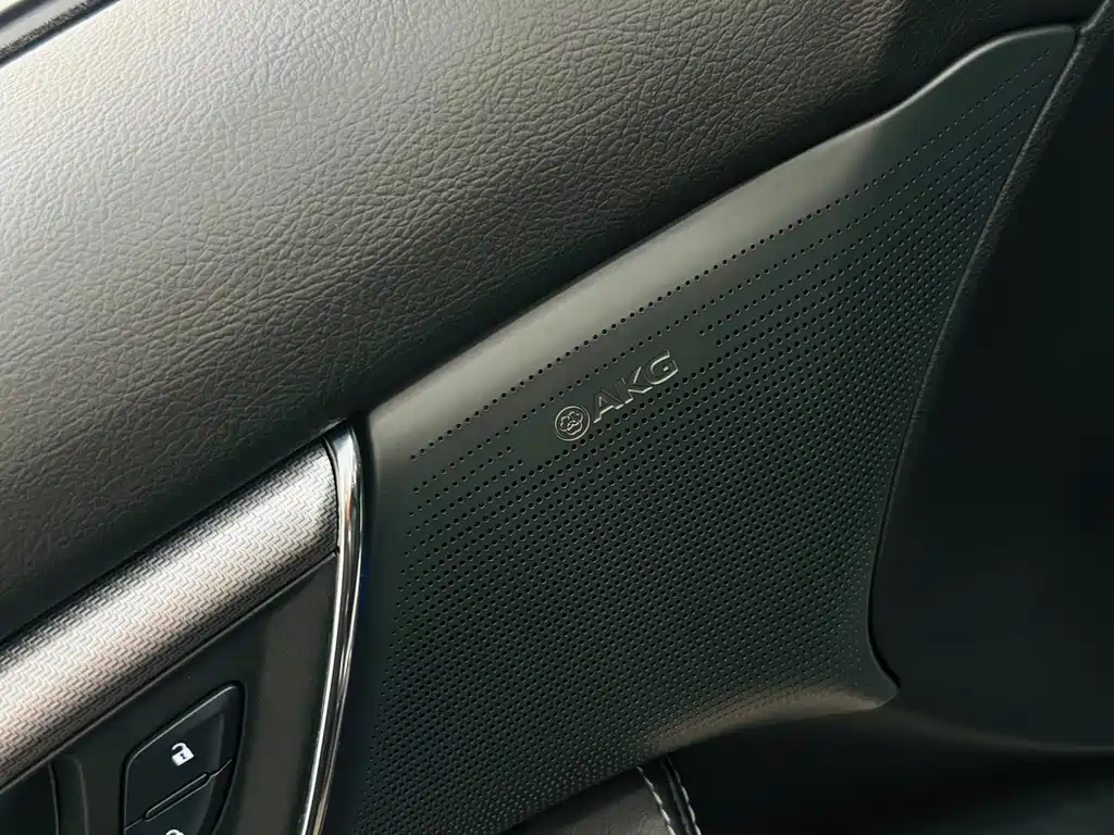 Cadillac CT5 — миниатюра 12