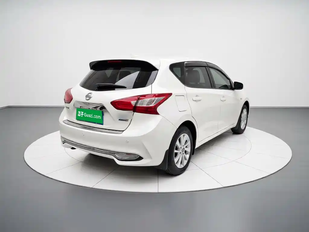 Nissan Tiida — миниатюра 6
