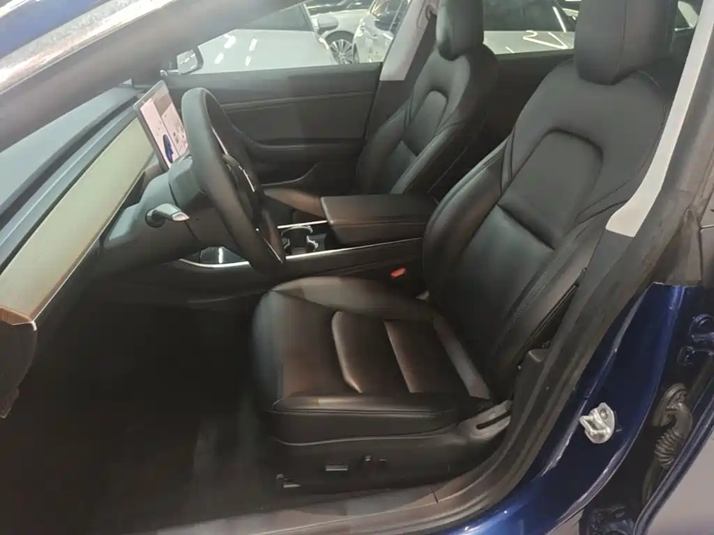 Tesla Model 3 — миниатюра 15