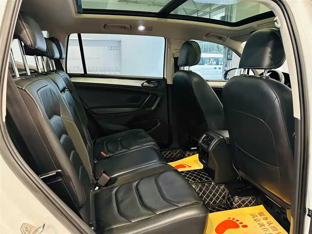 Volkswagen Tiguan L L 2019 330TSI AT Comfort VI