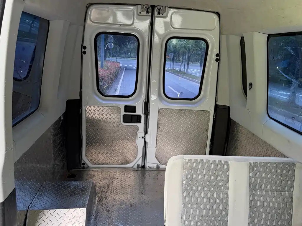 IVECO Ousheng — миниатюра 14