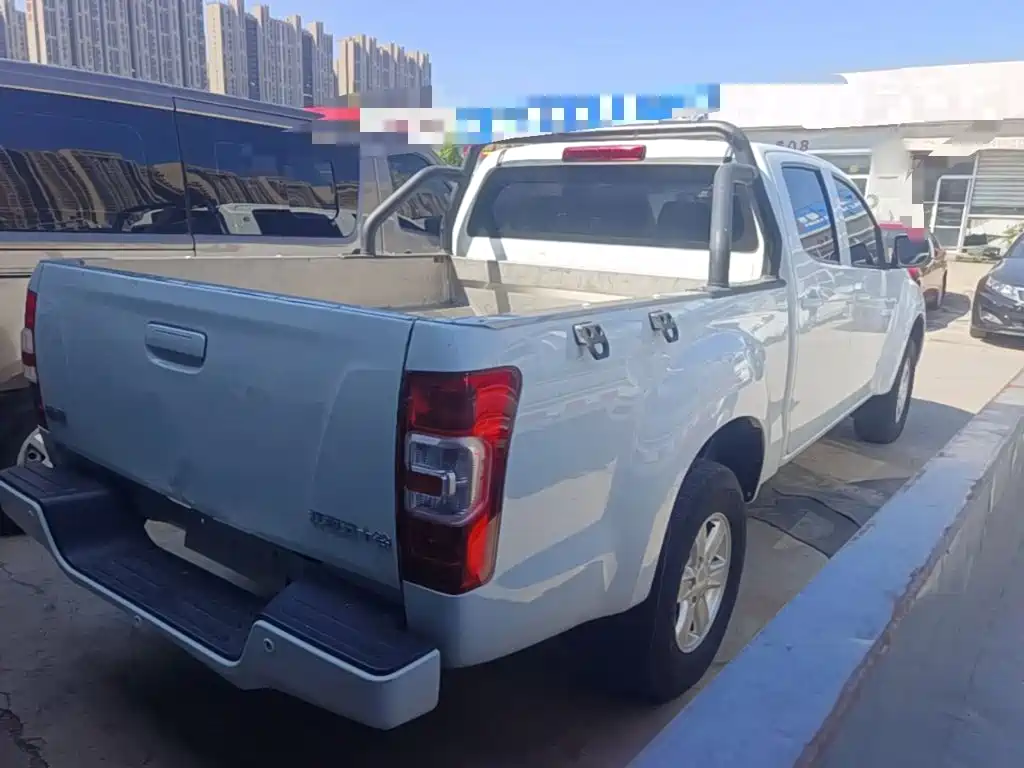 Isuzu RE-MAX Ruimai — миниатюра 7