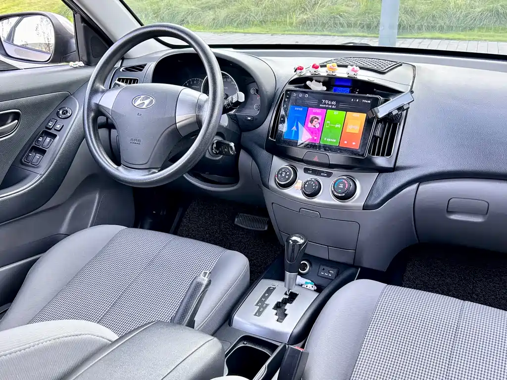 Hyundai Elantra — миниатюра 19