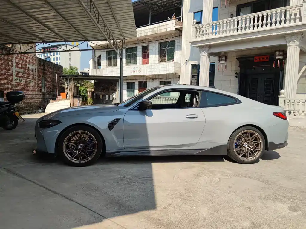 BMW M4 — миниатюра 3
