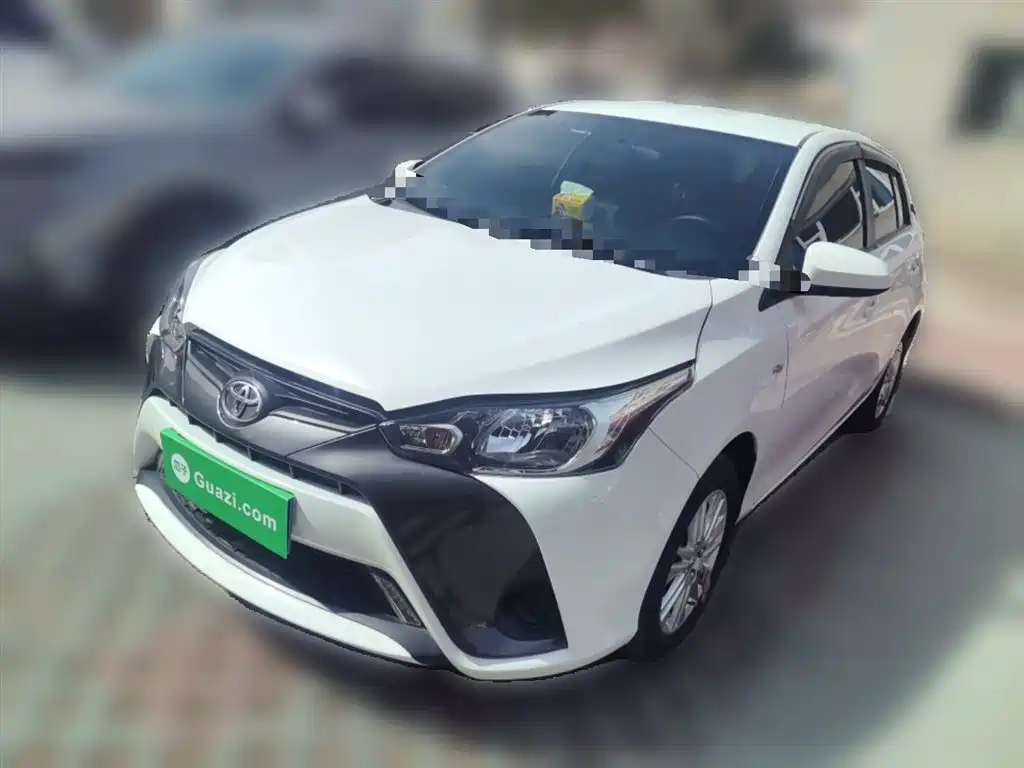 Toyota Yaris L 2022