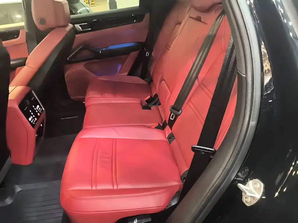 Porsche Cayenne — миниатюра 17