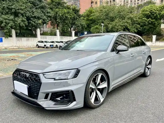 AUDI RS 4 2019