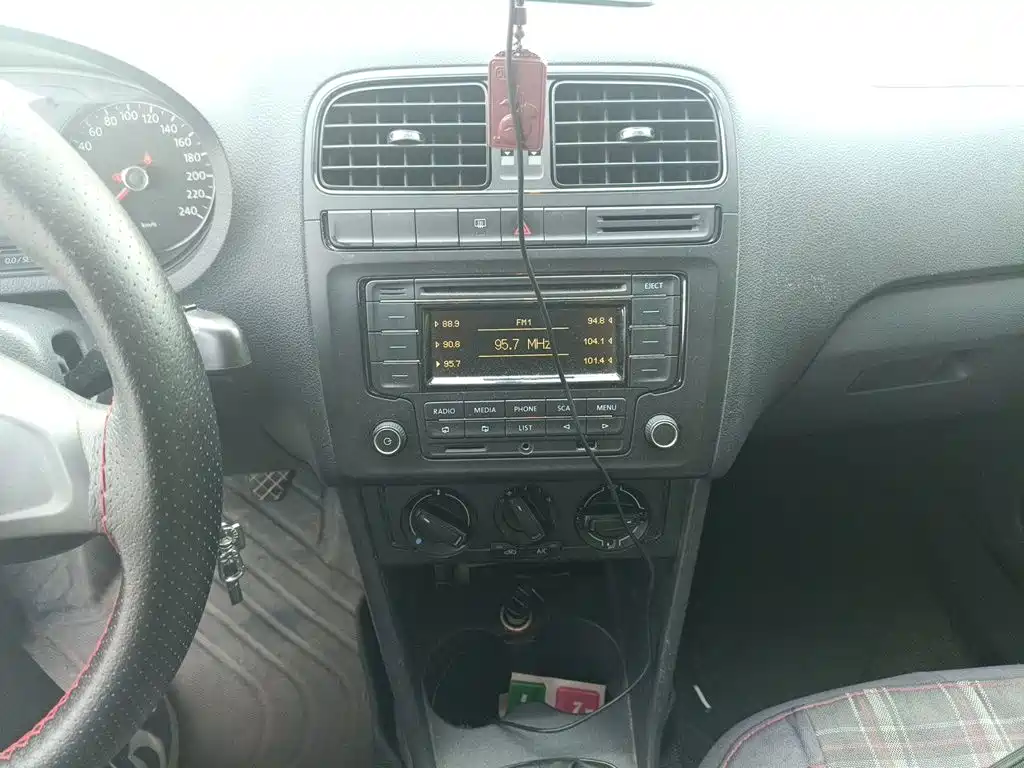 Volkswagen Polo — миниатюра 9