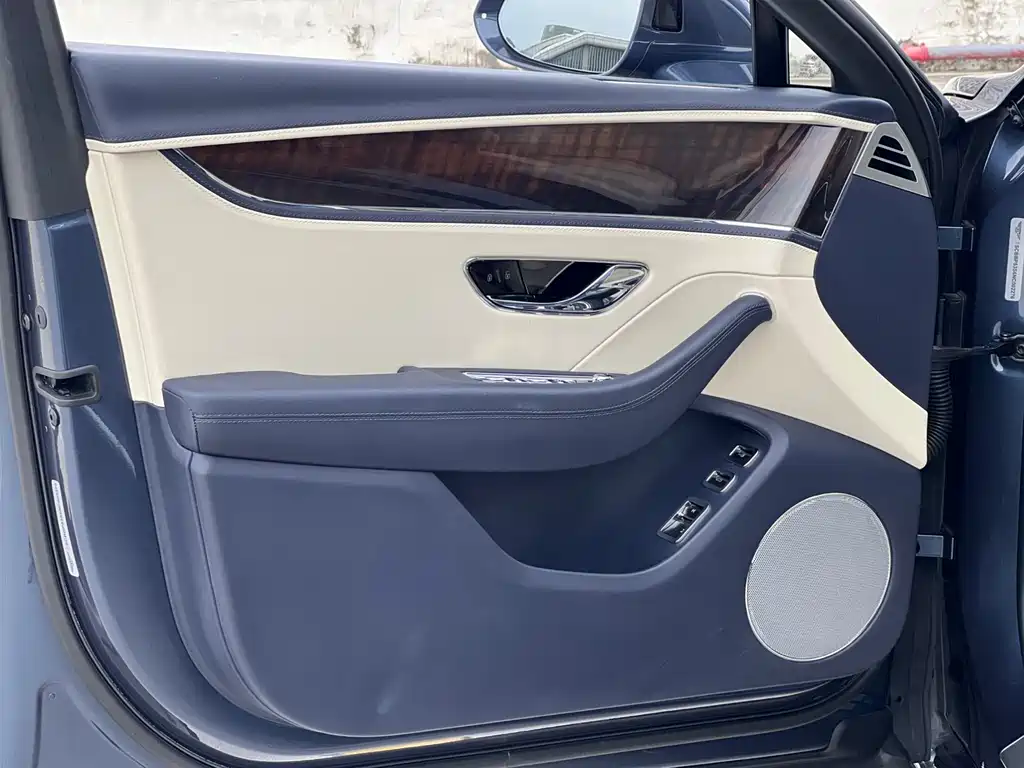 BENTLEY FLYING SPUR PLUG IN HYBRID