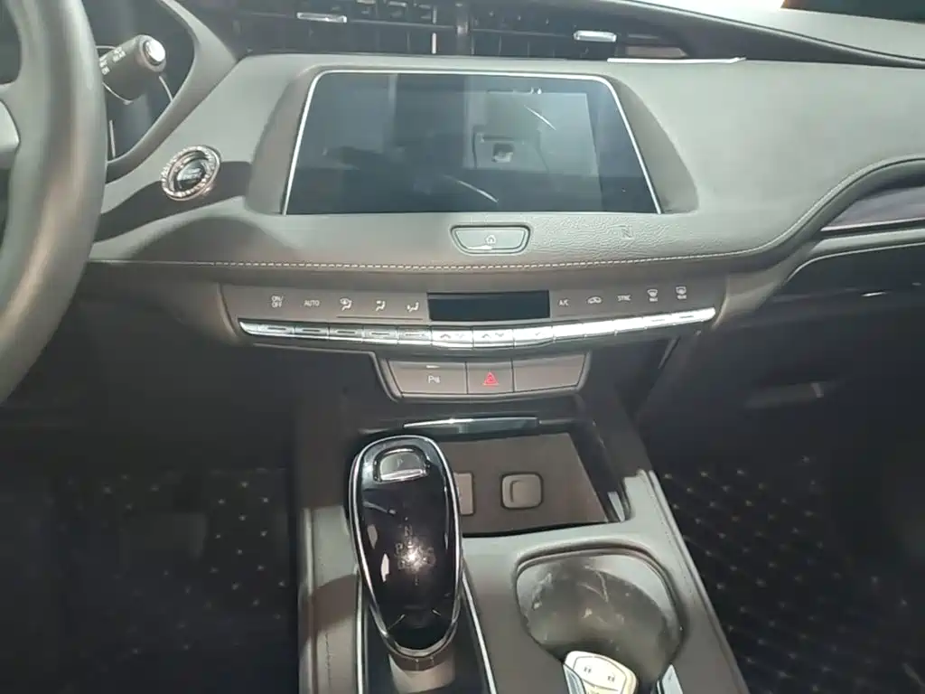 Cadillac XT4 — миниатюра 13