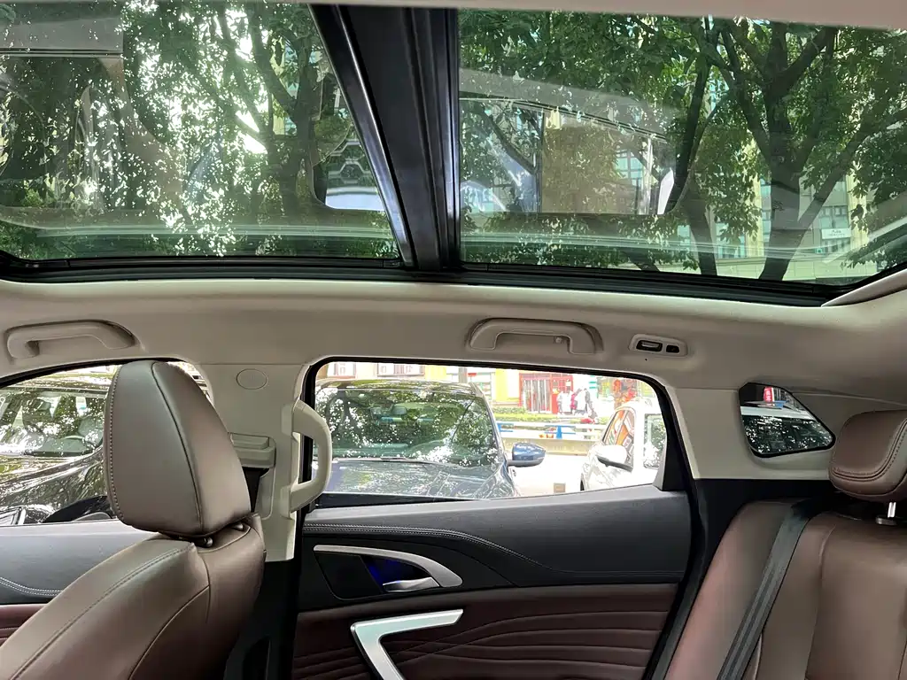 WEI PAI WEI BRAND VV7