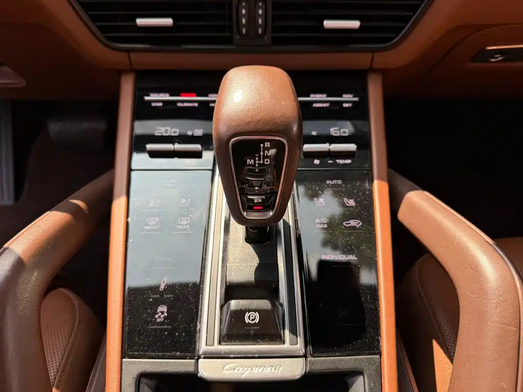 Porsche Cayenne Hybrid — миниатюра 9