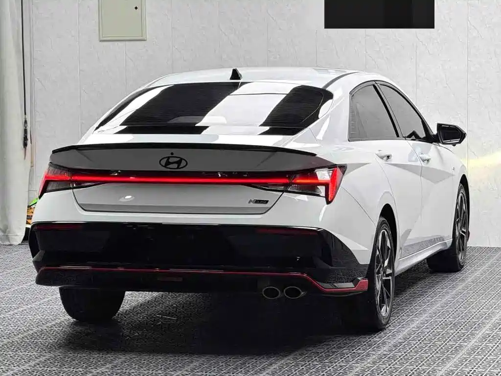 Hyundai Elantra — миниатюра 8