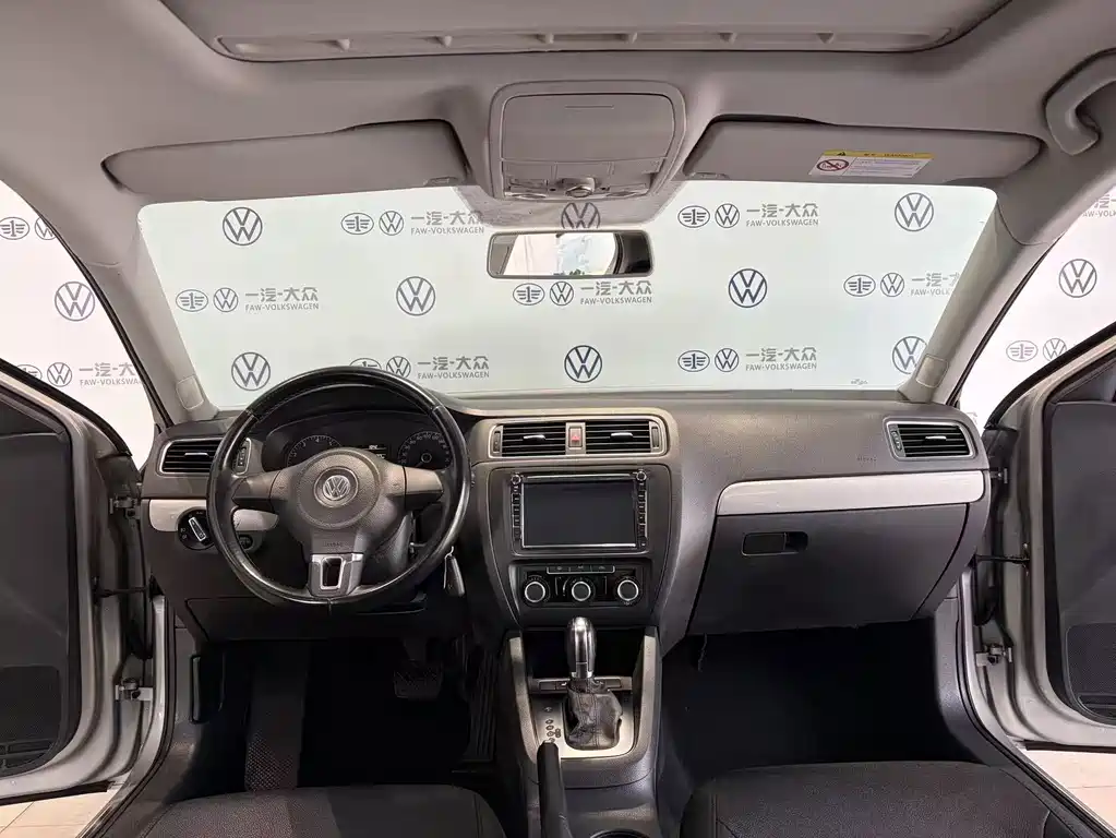 Volkswagen Sagitar — миниатюра 6