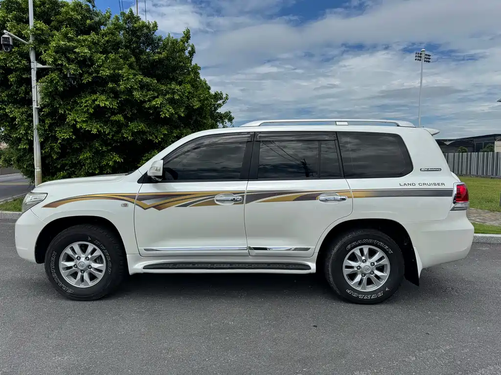 Toyota Land Cruiser — миниатюра 3