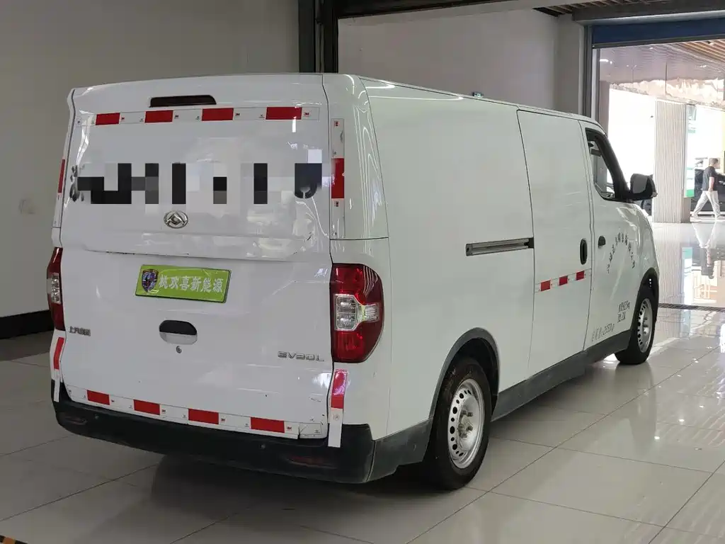 MAXUS EV30 — миниатюра 8