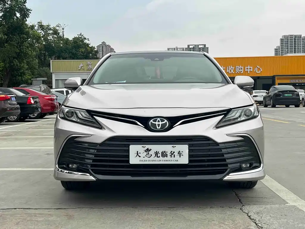 Toyota Camry — миниатюра 2