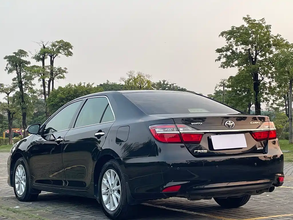 Toyota Camry — миниатюра 15