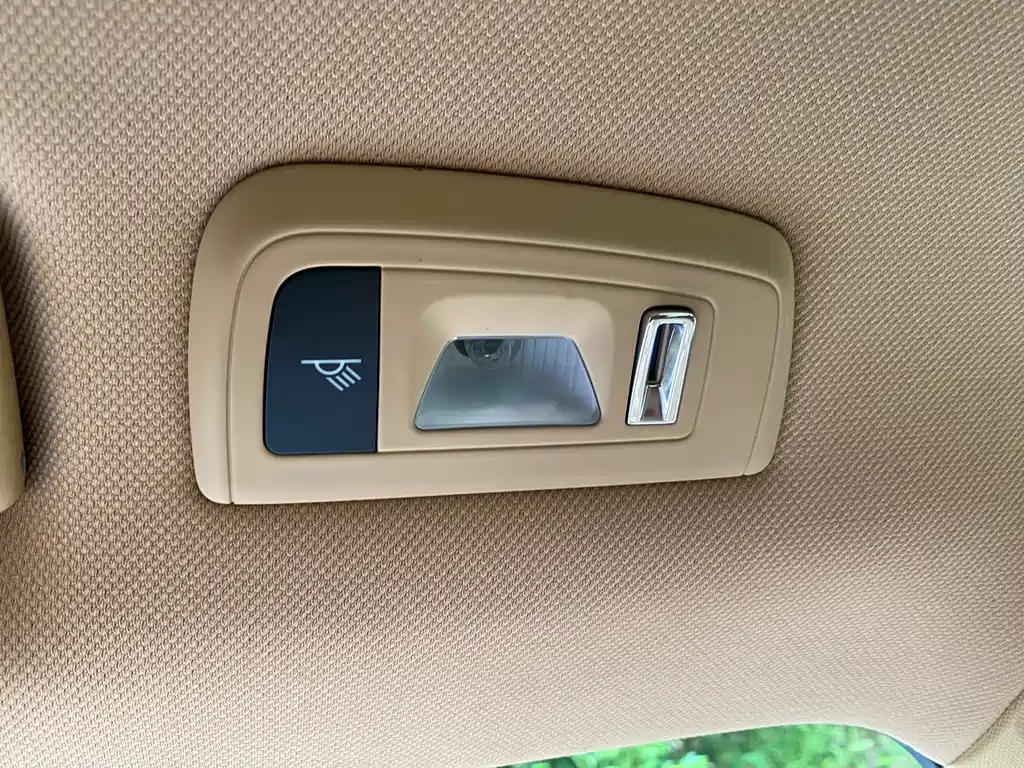 Porsche Panamera — миниатюра 18
