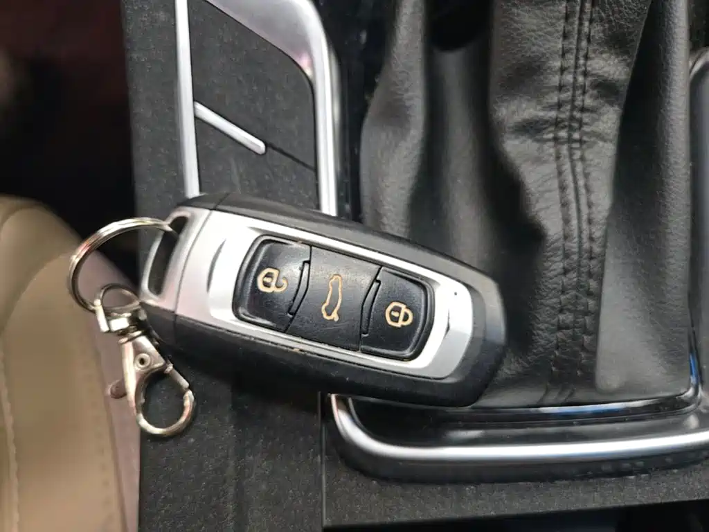 Geely Emgrand — миниатюра 9
