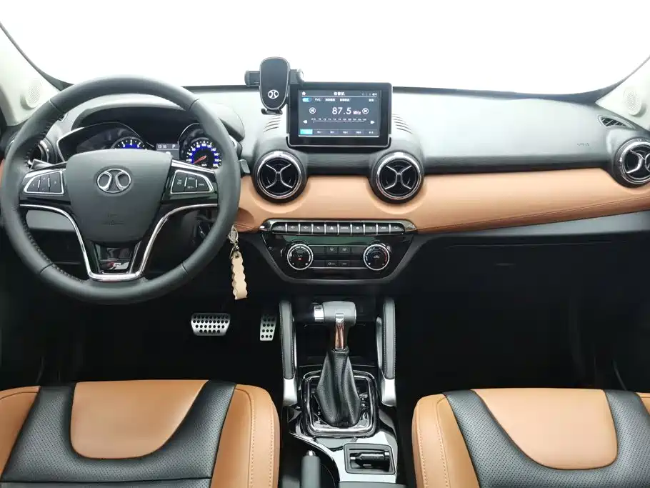BAIC Senova X35 — миниатюра 12