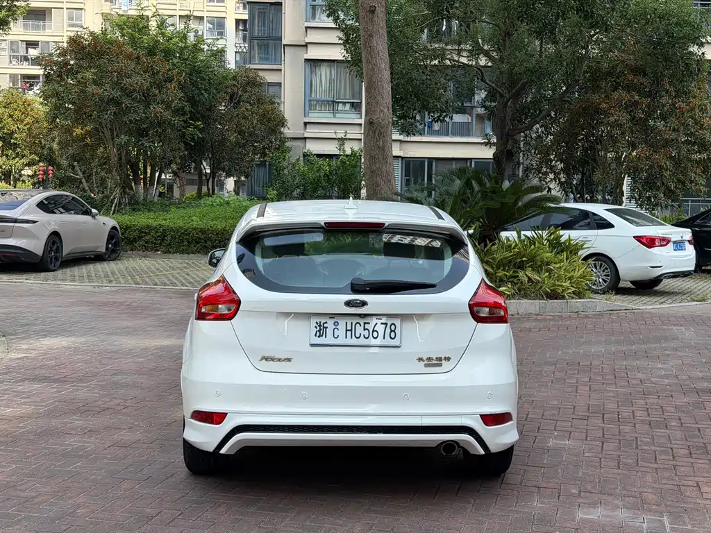 Ford Focus — миниатюра 5