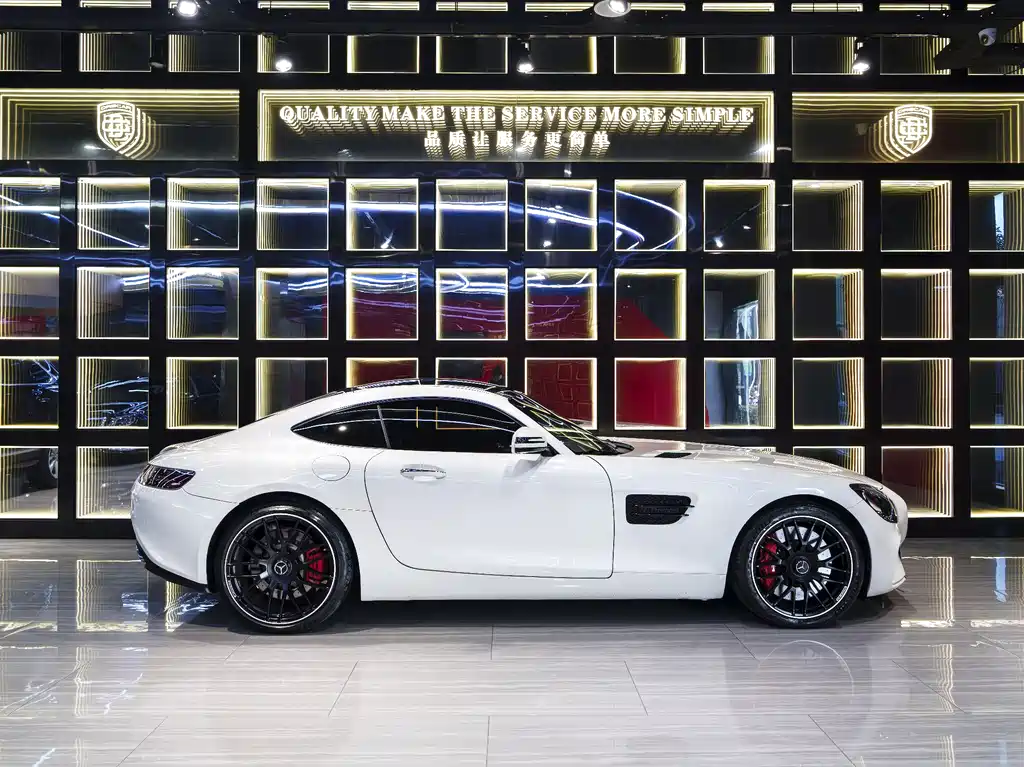 MERCEDES-BENZ AMG GT