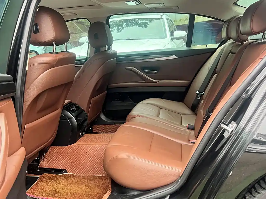 BMW 5 Series — миниатюра 5