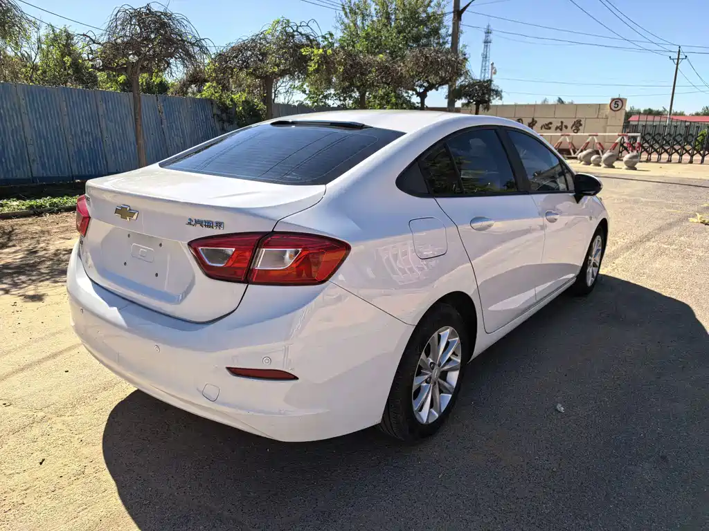 Chevrolet Cruze — миниатюра 4