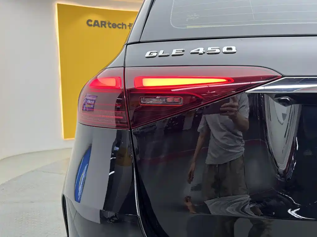 Mercedes-Benz GLE (Import) — миниатюра 12