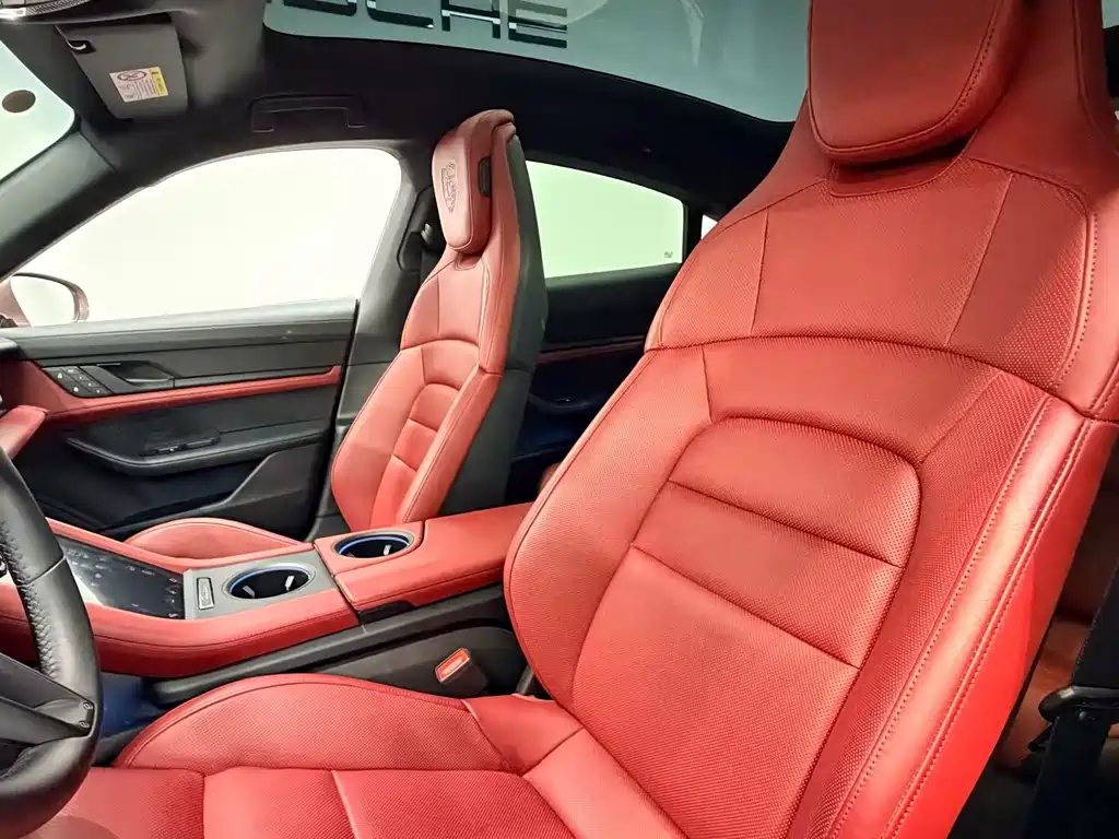 Porsche Taycan — миниатюра 6