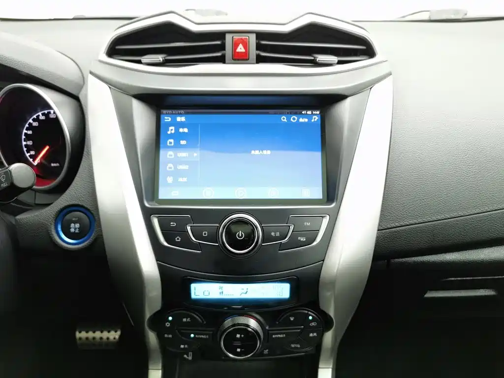 BYD Yuan EV — миниатюра 12